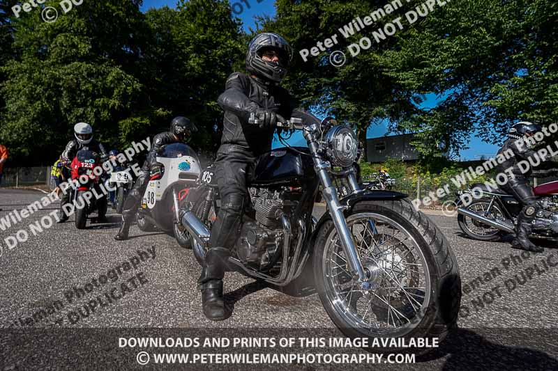 Vintage motorcycle club;eventdigitalimages;mallory park;mallory park trackday photographs;no limits trackdays;peter wileman photography;trackday digital images;trackday photos;vmcc festival 1000 bikes photographs